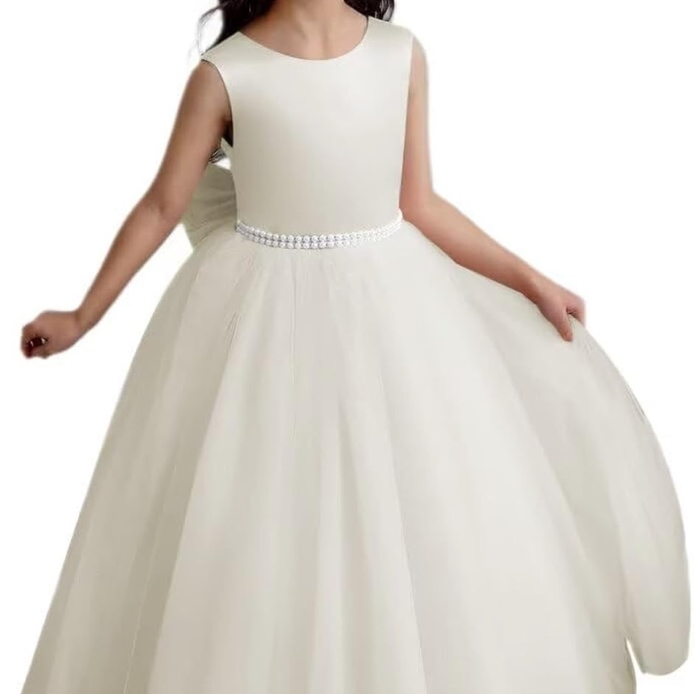 Elegant White Sleeveless Flower Girl Dress